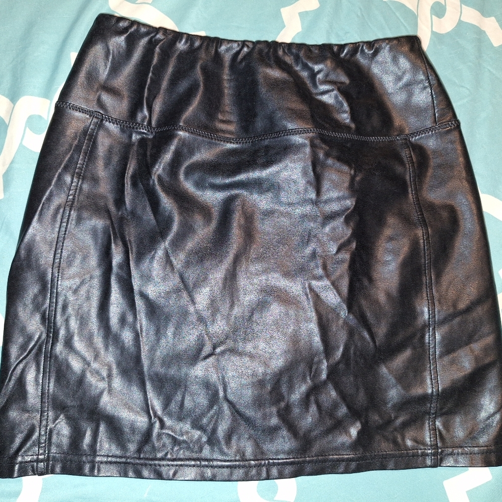 Wilfred Free Black Mini Skirt